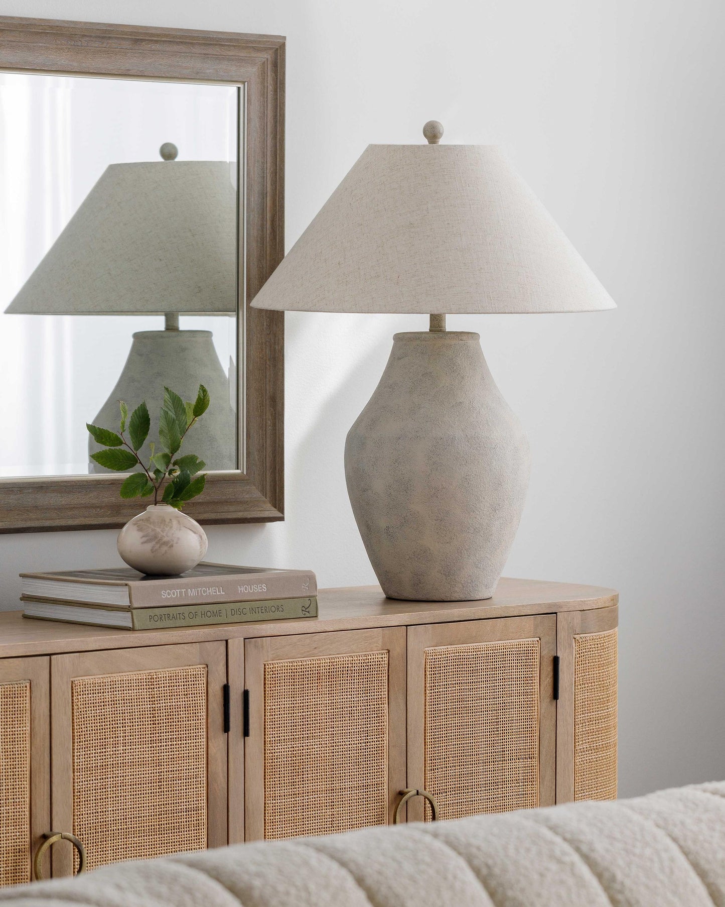 Amaryllis Accent Table Lamp