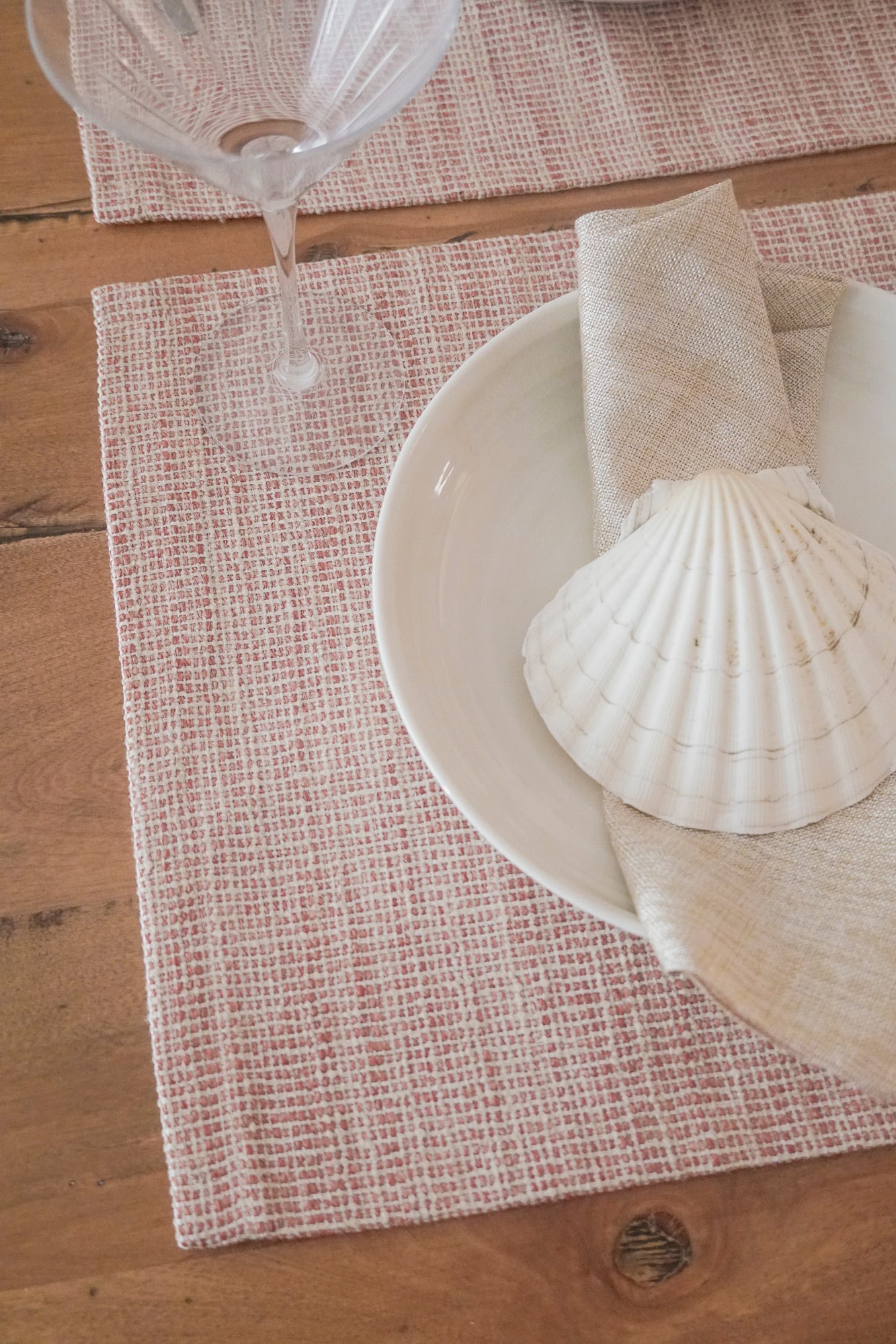 Seaside Smooth Desert Red Indoor Outdoor Table Runner and Placemat Set