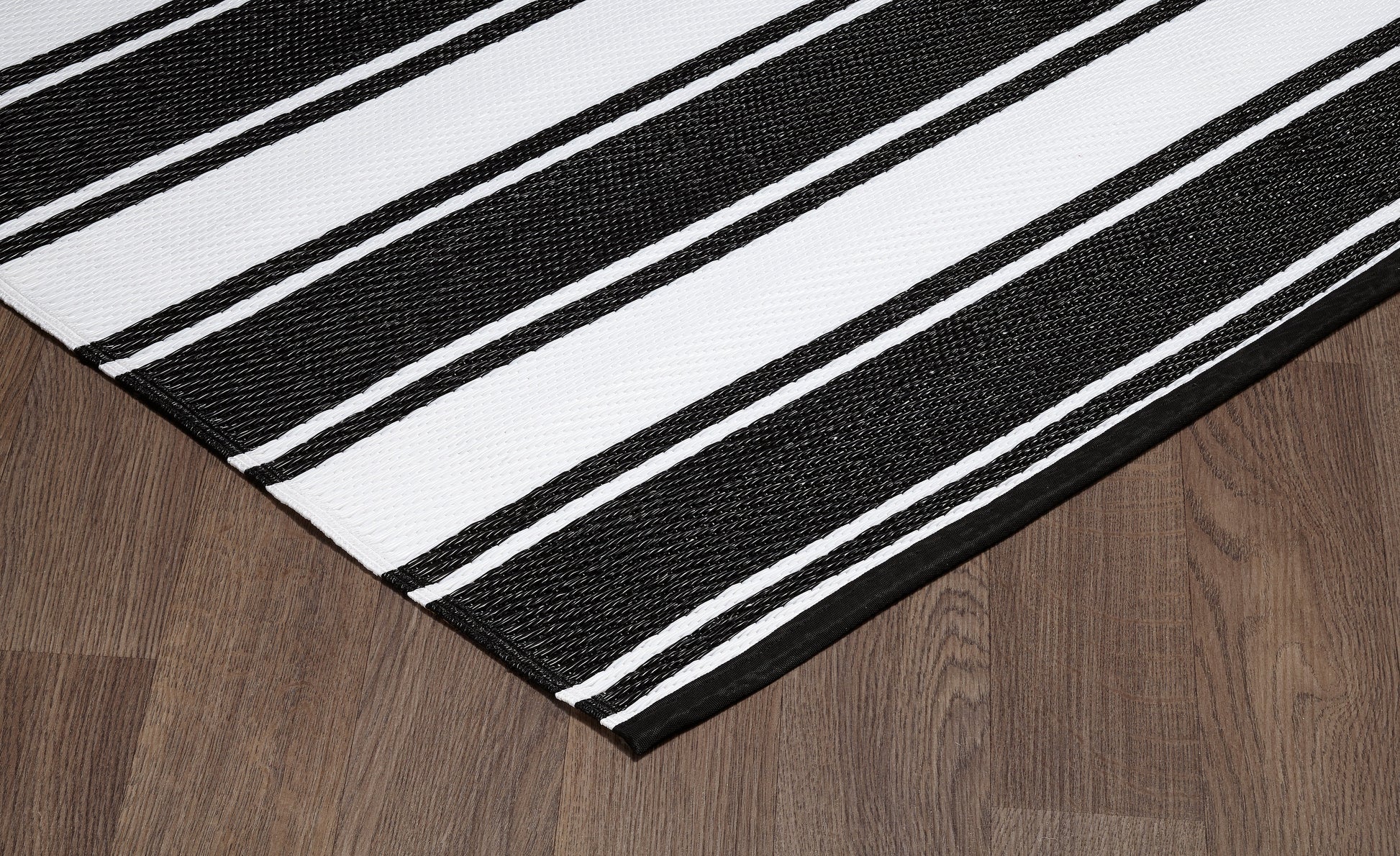 Indoor/Outdoor Black White Stripes Reversible Rug Outdoor Area Rug, Outdoor carpet, outdoor mat, picnic mat