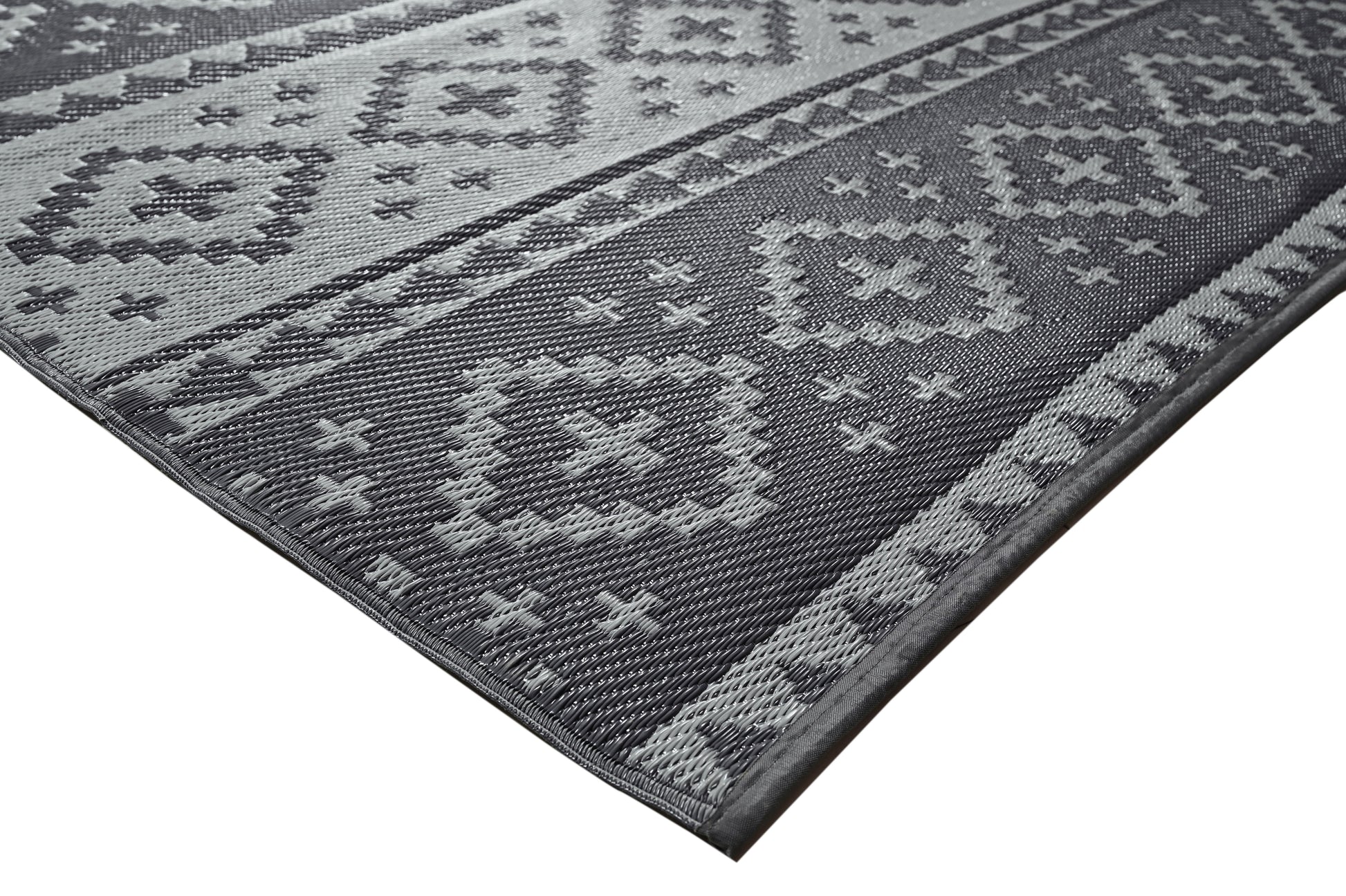 Fiesta Dark Grey 50140 Indoor/Outdoor Plastic Rug - Erbanica