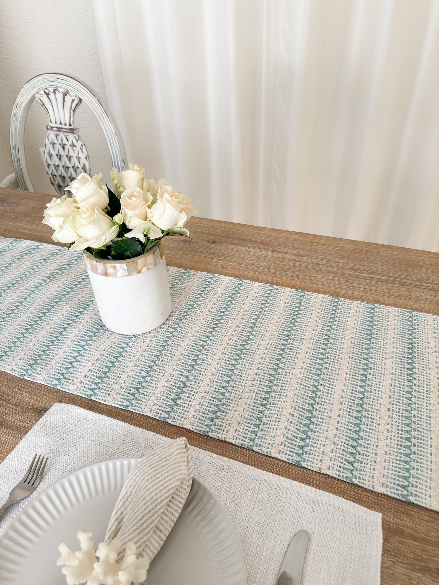 Summer Twist Aqua Indoor Outdoor Set – Table Runner, Placemats & Pillow Collection