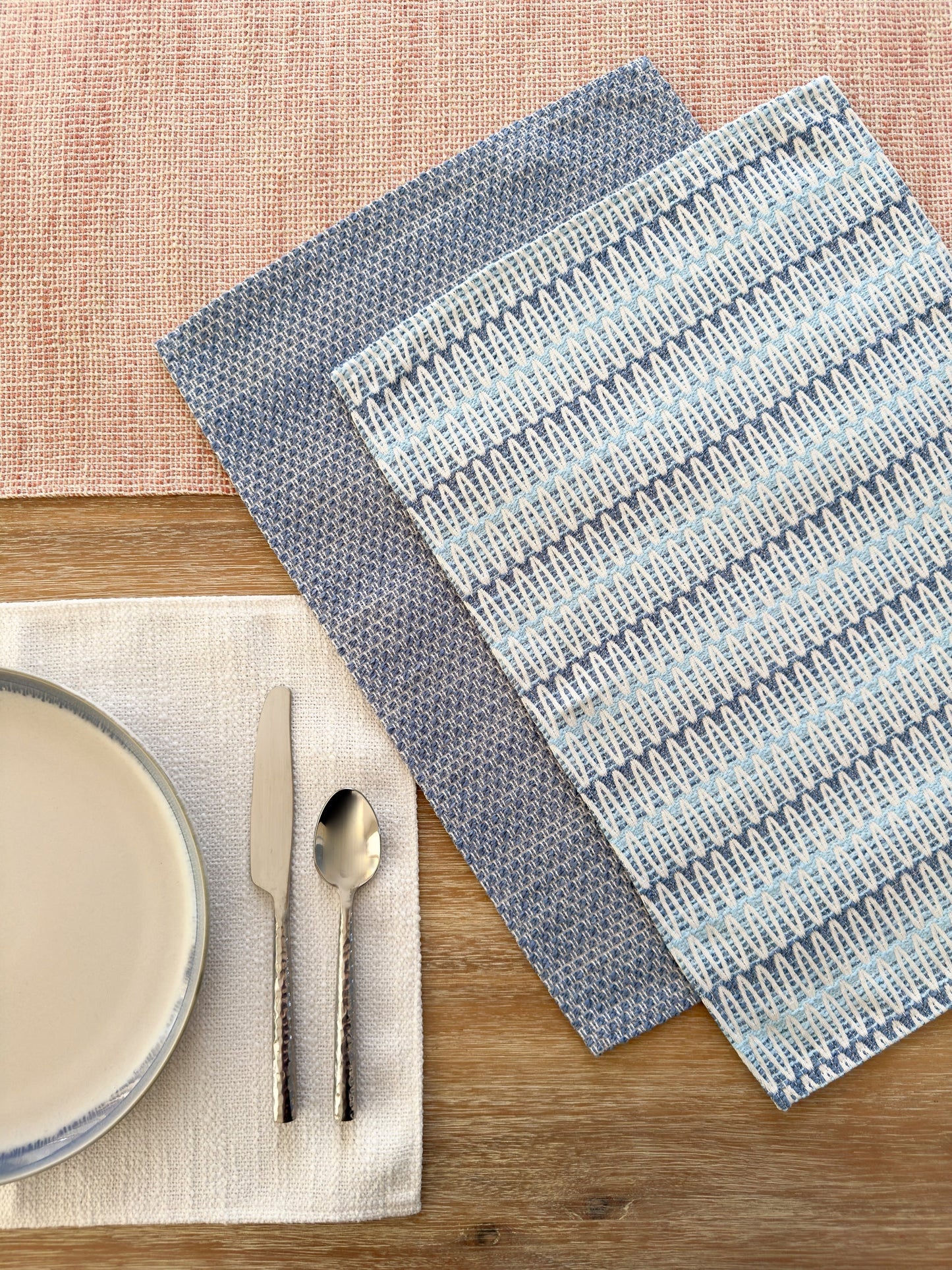 Summer Twist Blue Indoor Outdoor Table Runner, Placemats, and Pillows Collection